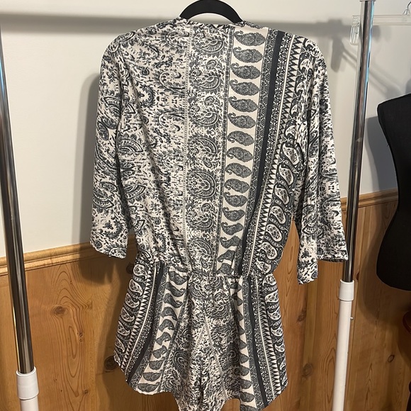 Elan Paisley Print Romper - Picture 5 of 10